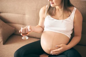 Grossesse et consommation d'alcool : les effets dévastateurs que vous devez connaître