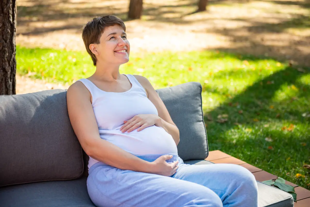 Être enceinte en été : ce que vous devez savoir et préparer
